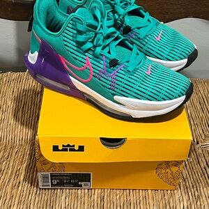 Nike Green and Purple Athletic Shoes with Breathable Mesh